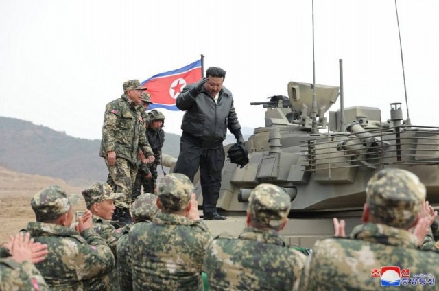 Ким Чен Ын лично протестировал новейший северокорейский танк