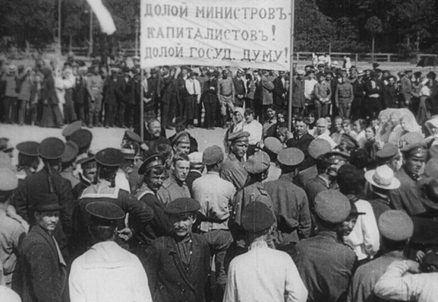 Регистрацию пользователей ограничили в Telegram и WhatsApp*