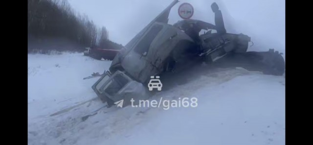 На М10 фура с моста упала...