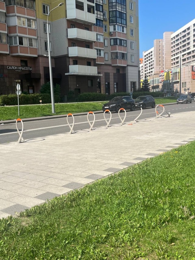 Юные борцы за свободу передвижения где угодно минувшей ночью отметились в московском ЖК "Солнцево Парк".