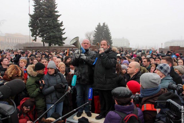 В Исаакий вызван ОМОН