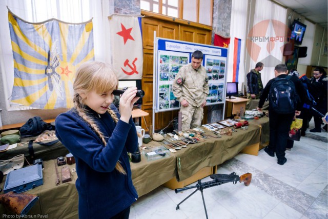 Поисковики Севастополя рассказали школьникам о Войне