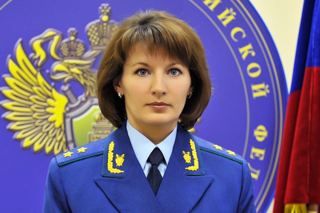 Московского полицейского уволили из-за случайных "обысков" в квартире высокопоставленной сотрудницы Генеральной прокуратуры РФ