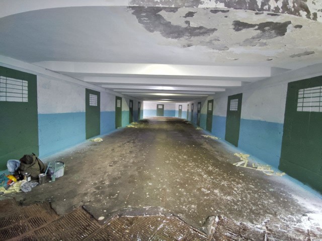 В Киеве разрисовали подземный переход. Юмористы