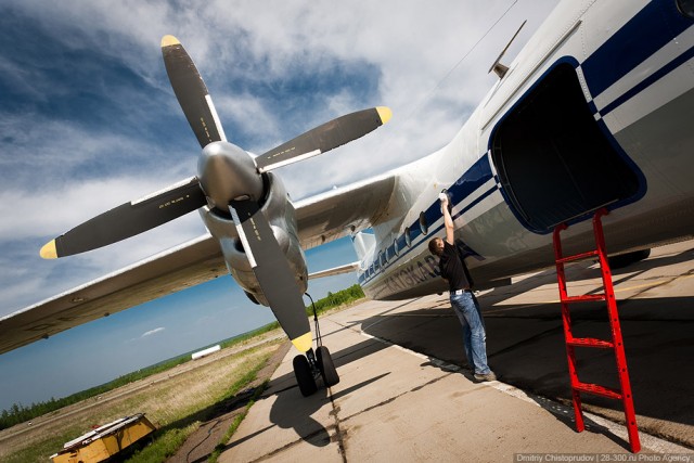 Полет на АН-24 в самый лучший аэропорт в мире.