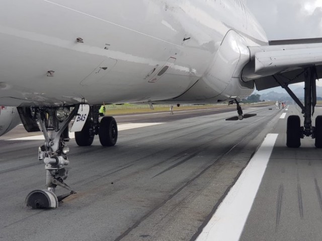 Вчера пассажиры и экипаж самолета Airbus A320 компании Latam Airlines, выполнявшего рейс LA4292 Медельин – Картахена, знатно оху