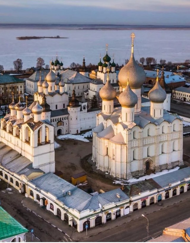 Демократия в опасности!