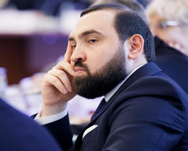 Милонов предложил разработать школьную форму в стиле императорской России