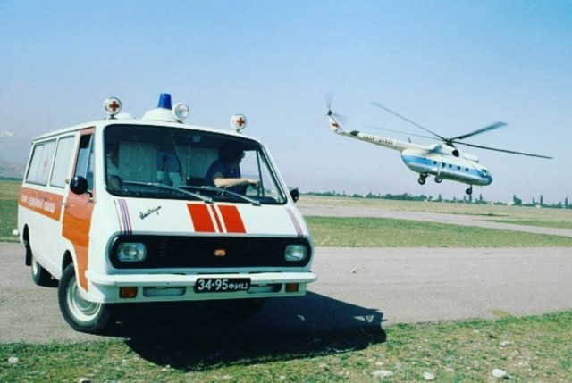 Фотохроника "загнивающего совка". Часть 11. Советские автомобили
