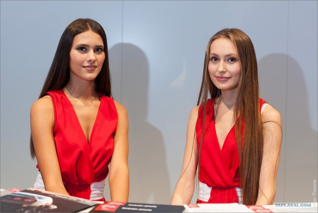 Девушки на ММАС 2012