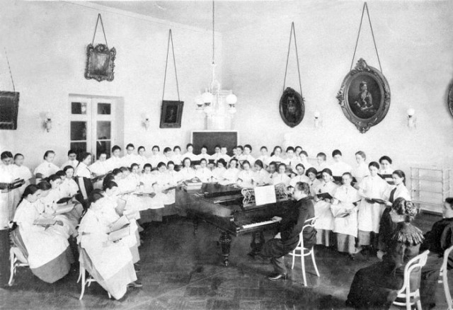 Фотографии Смольного института благородных девиц