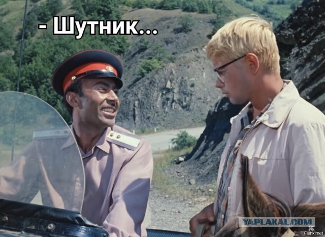Полицейский из Омской области решил подшутить над коллегой и выстрелил в него из пистолета. Шутка не удалась.