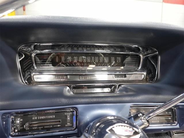 'CadMad' 1959 Cadillac Eldorado Brougham. Своеобразных автофото пост.