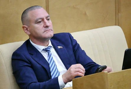 «На кого замахнулись?»: после «рожалки» депутат обозвал россиянок «чучелами»Депутат Ильтяков назвал чучелами россиянок, желающих сделать аборт