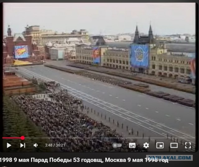 Мавзолей Ленина на Красной площади открывается сегодня для посетителей после двухмесячных профилактических работ.