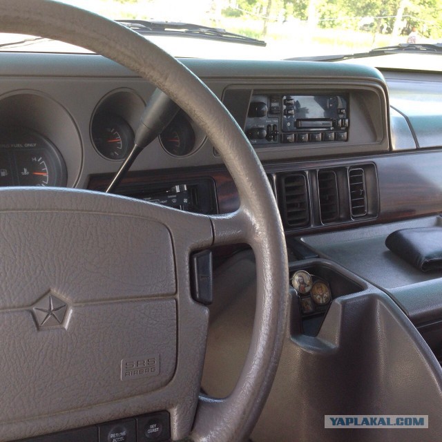 продам монстра Dodge Ram Van, 1996 год