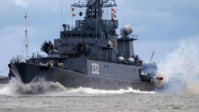 Российские корабли гоняют три НАТОвские "жертвы" по всему Чёрному морю
