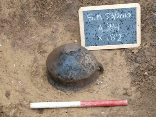 Ты не одинок,  три тысячи лет назад в Дании, такой же бедолага выкинул  горшок со  сгоревшим содержимым на помойку...