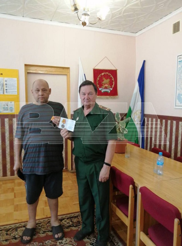 Башкирские чиновники прифотошопили военного, чтобы «вручить» ему медаль за участие в СВО. Сам боец в это время лежал с тяжёлым ранением и позднее умер.