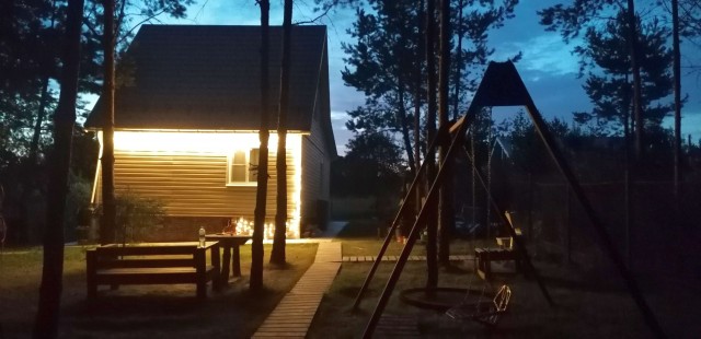 Переносная (мобильная) садовая дорожка из дерева