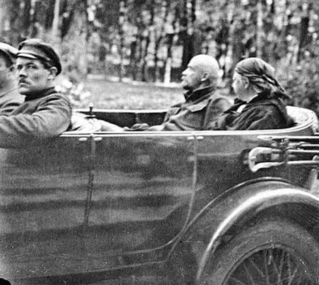 Гусеничный Rolls-Royce Silver Ghost Владимира Ильича Ленина. Автомобиль был закуплен в Англии в 1922 год