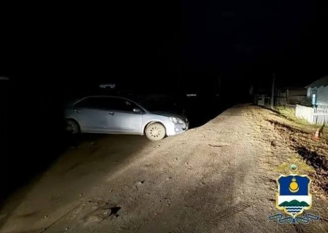 Пьяная дочь насмерть задавила машиной мать, открывавшую ей ворота в Бурятии