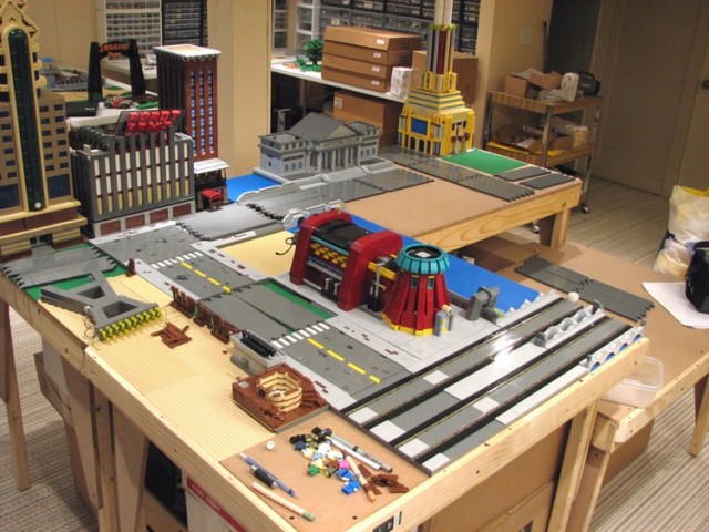 Ручная сборка Футурамы из Лего