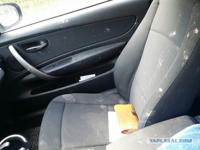 Заглянул как то в машину Жены!Возит детей в сад...