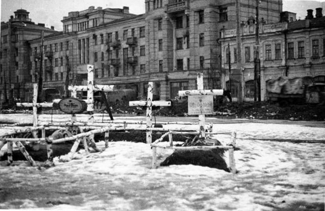 Нас извлекут из-под обломков, поднимут на руки….