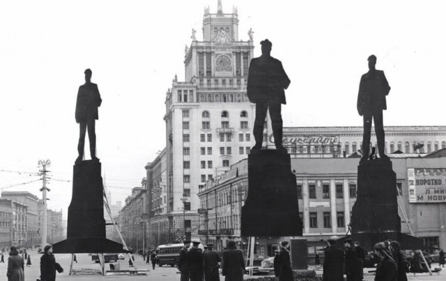 Москва тогда и сейчас. 10 фотографий показывающих как изменилась столица за последние десятилетия.