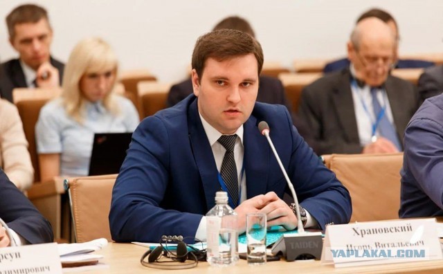 У арестованного федерального чиновника, конфисковали семь иномарок и усадьбу в Подмосковье