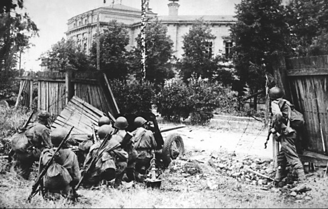 Фотографии второй мировой, многие цветные (фото)