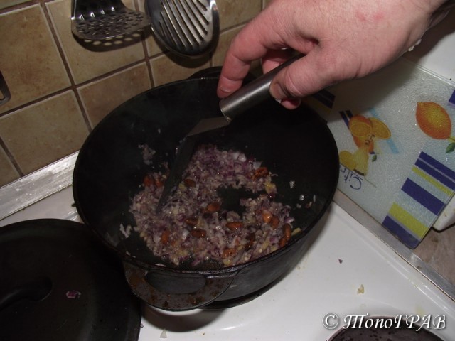 Пряное мясо во фруктовом соусе с кус-кусом