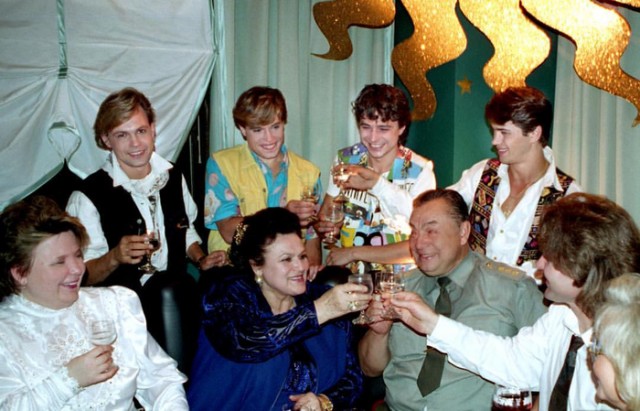 Привет из 90-х