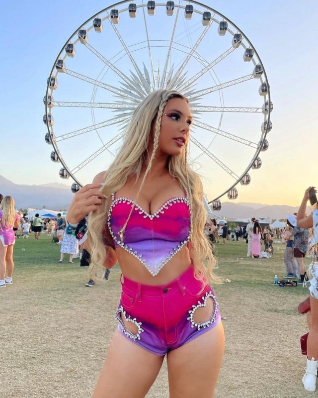 Девушки с фестиваля Coachella 2023