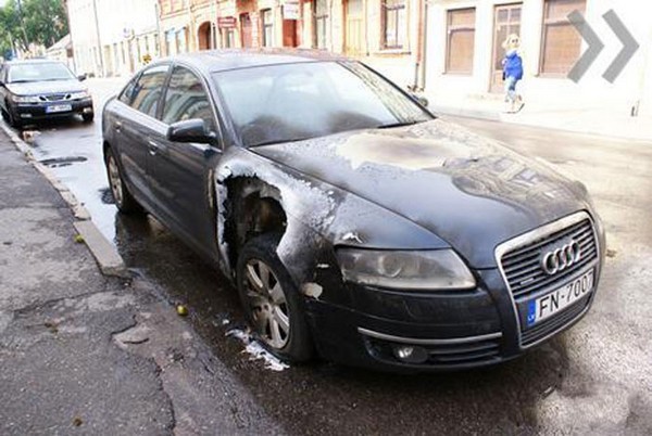 Молния шарахнула в Audi