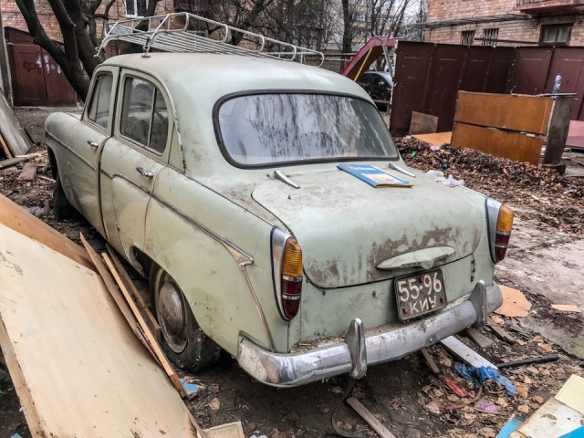 "Москвич-407" в оригинале: жертва сноса гаражей