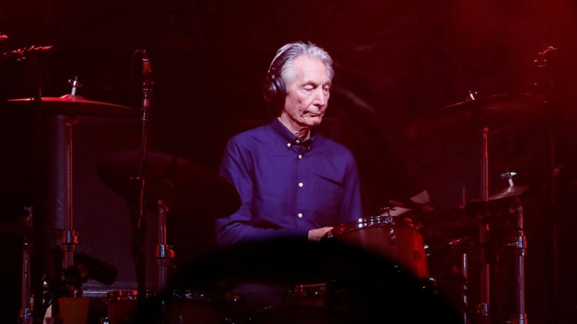 На 81-м году жизни умер Чарли Уоттс — барабанщик The Rolling Stones