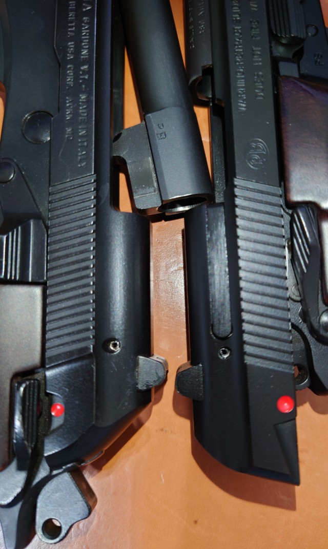Beretta 21A - кому понадобился пистолет с заряжанием как у ружья?