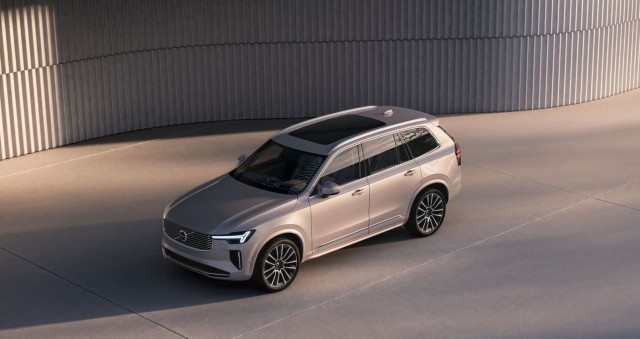 Volvo сокращает сотни сотрудников из-за падения спроса на машины