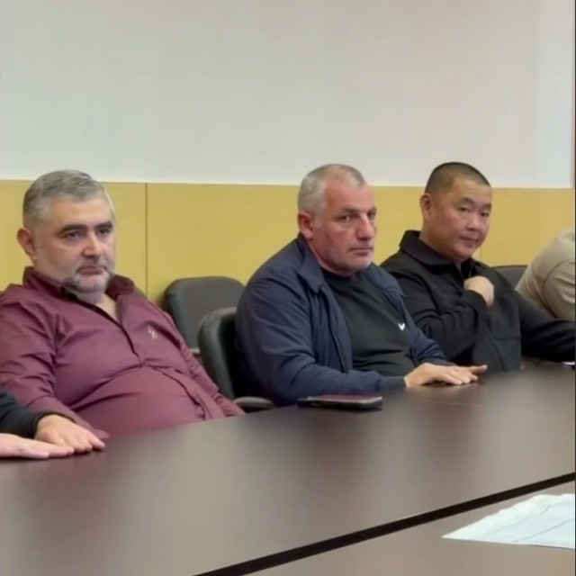 Мэр провел оперативку со всеми дорожными подрядчиками сезона
