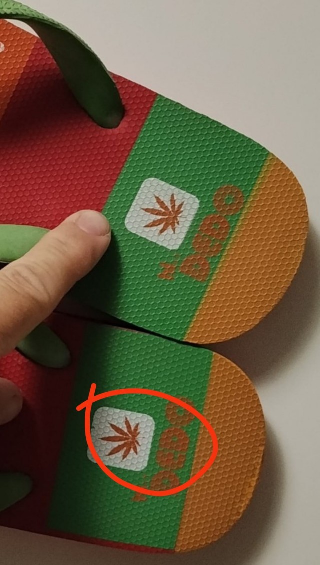 Продаю разноцветные шлёпки.