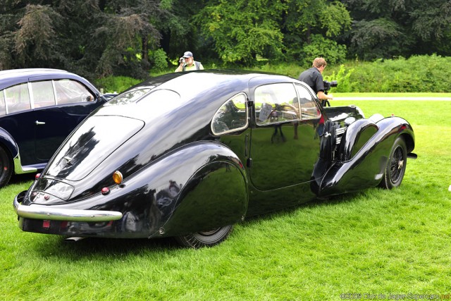 Как бы выглядел Bugatti Veyron в 1945 году?