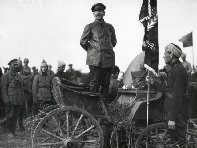 Фотографии связанных с историей Красной и Советской Армии.