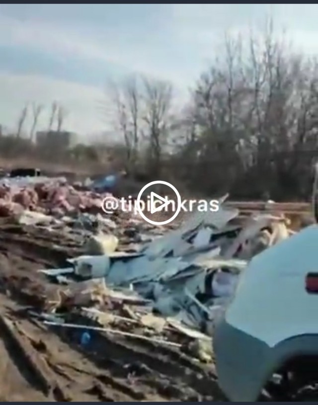 Жительница поселка Российского показала наглядный пример, как нужно бороться с черными мусорщиками