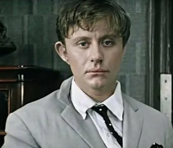 Единственное место на коже человека, где постоянно выделяется яд