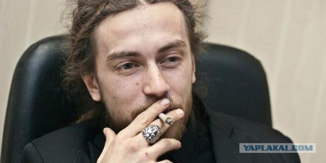 Слышь, ты, "лухури бой" - верни диски, гад!