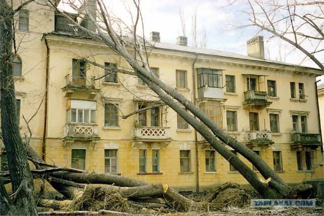 Маму с ребенком сдуло...
