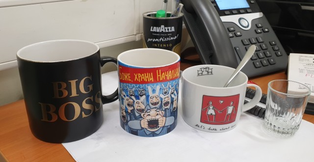 А из какой кружки вы пьёте на работе?