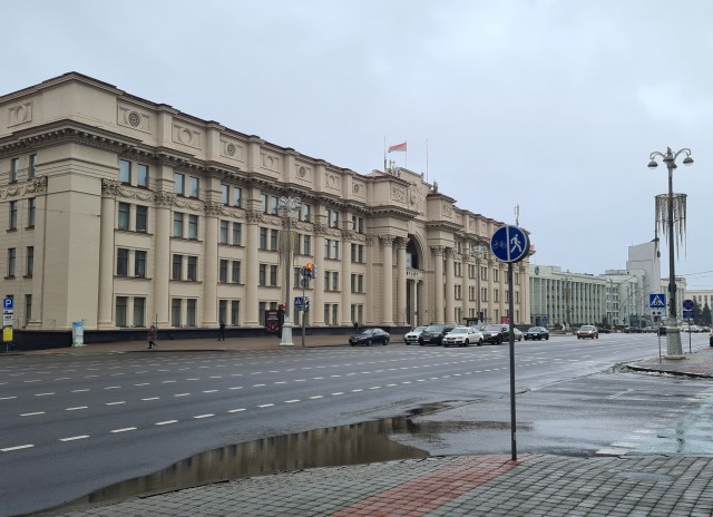 У посольства России в Минске.